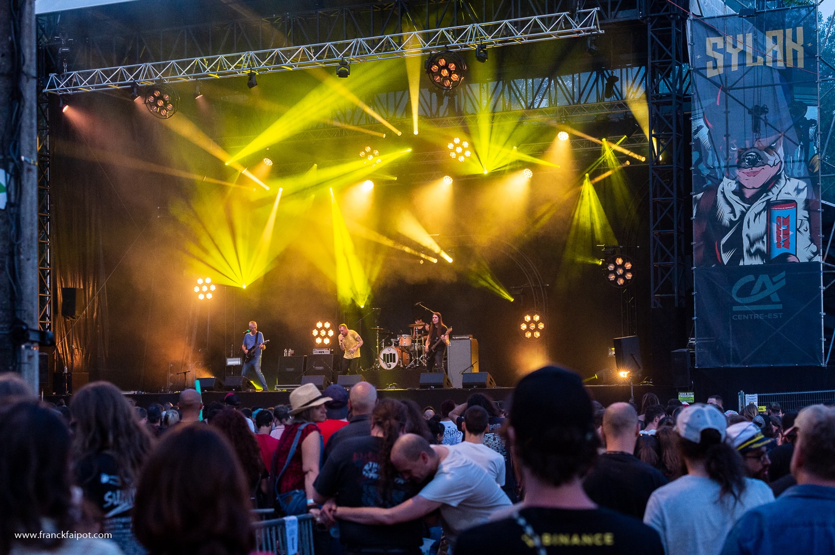 Location de tour de son pour concert et festival en France, Rhône-Alpes, Lyon, sonorisation de concert