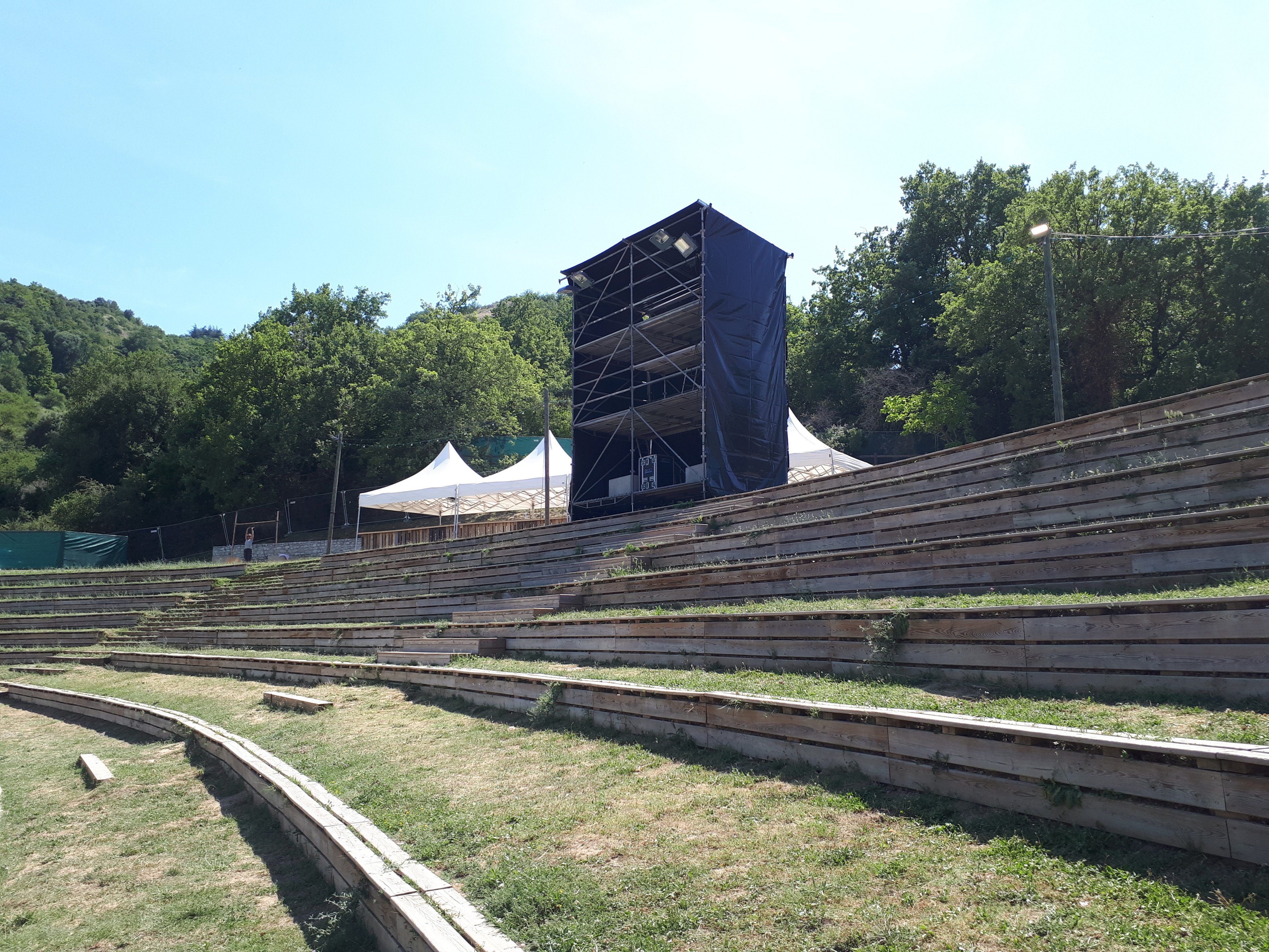 Location de régie couverte pour vos festivals en Rhône-Alpes, Isère, Lyon, Savoie