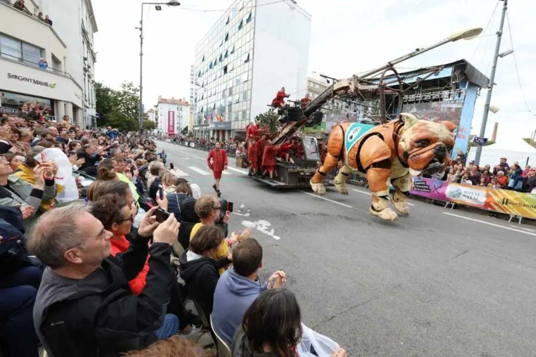 Location de régie couverte pour vos festivals en Rhône-Alpes, Isère, Lyon, Savoie